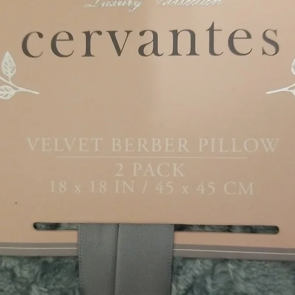 BRAND NEW velvet berber accent pillows! - Picture 3 of 7